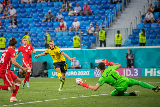 Viktor Claesson of Sweden scores the 3-2 goal against
