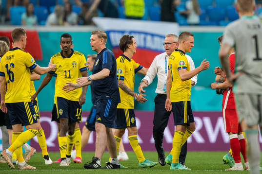 Emil Krafth, Alexander Isak, assistant coach Peter