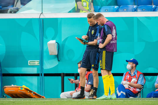 Goalkeeper coach Maths Elfvendal and Dejan Kulusevski