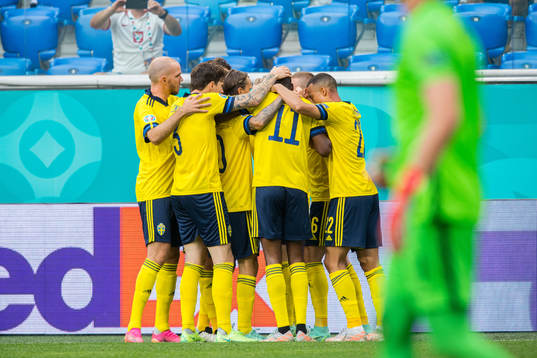 Emil Forsberg of Sweden celebrate with team mates