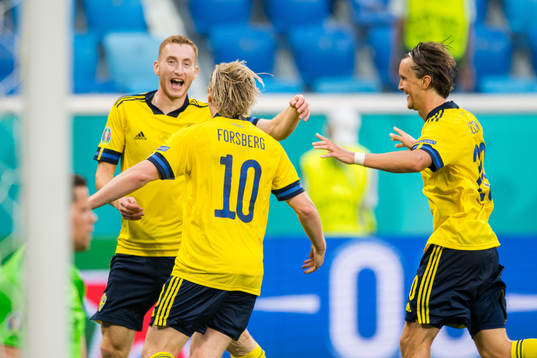 Emil Forsberg celebrate with Dejan Kulusevski and