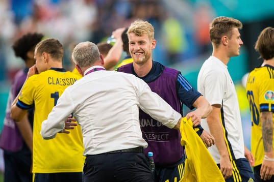 Filip Helander and head coach Janne Andersson of Sweden