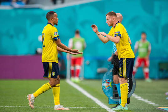 Dejan Kulusevski change with Robin Quaison of Sweden