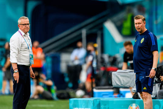 Head coach Janne Andersson of Sweden and assistant coach