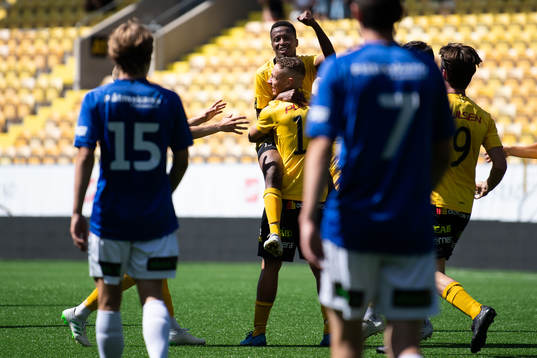 Elfsborgs Theo Lind kramas om av Awil Hassan