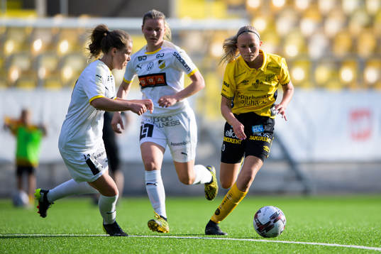 Häckens Matilda Öst och Elfsborgs Matilda Ståhlbom