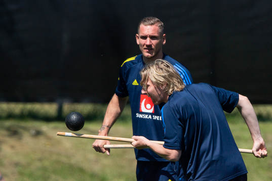 Emil Forsberg and goalkeeper Robin Olsen of the Swedish