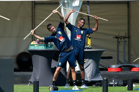 Mikael Lustig and Alexander Isak of the Swedish national