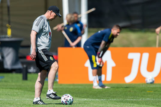 Assistant coach Peter Wettergren of the Swedish national
