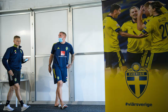 Goalkeeper coach Maths Elfvendal and Robin Olsen of the