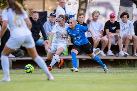 Bläddra bland fler bilder av Fotboll, Div 1 södra, dam, Halmstads BK - FC Rosengård 1917