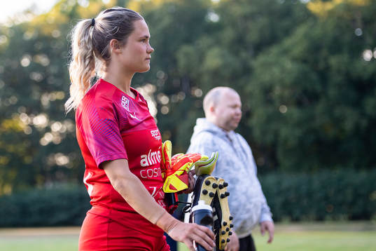 Halmstads målvakt Maja Arvehell  deppar