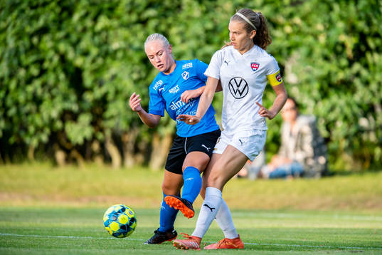 Halmstads Emma Harrysson  Rosengårdes Evelina Pettersson