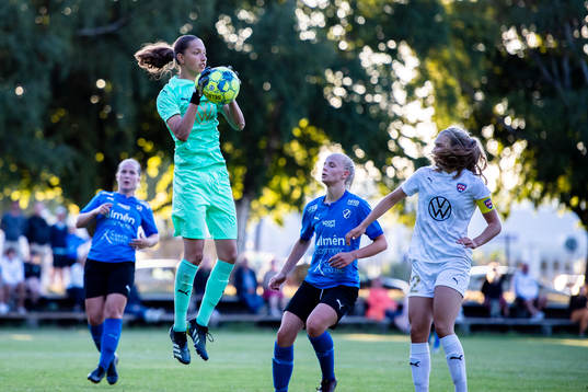 Rosengårdes målvakt Somea Polozen
