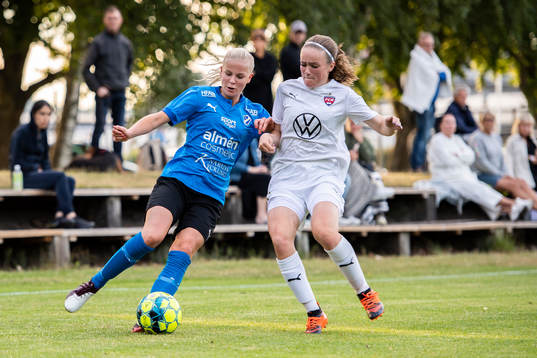 Halmstads Moa Karlsson och Rosengårdes Mathilde Vangsgaard