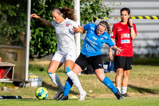 Rosengårdes Athinna Persson Lundgren  och Halmstads Vilma