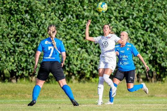 Rosengårdes Ellen Loncar och Halmstads Nellie Andersson