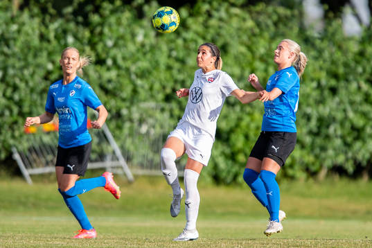 Rosengårdes Ellen Loncar och Halmstads Nellie Andersson