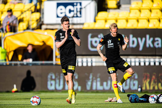 Pål Andre Helland and Gjermund Åsen of Lillestrøm warms