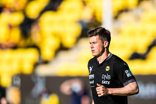 Pål Andre Helland of Lillestrøm warms up