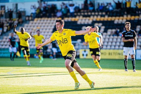 Pål Andre Helland of Lillestrøm celebrates