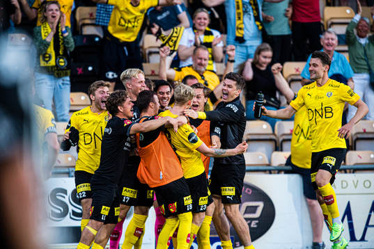 Gjermund Åsen of Lillestrøm celebrates
