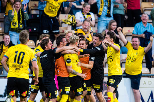 Gjermund Åsen of Lillestrøm celebrates