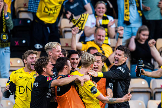 Gjermund Åsen of Lillestrøm celebrates