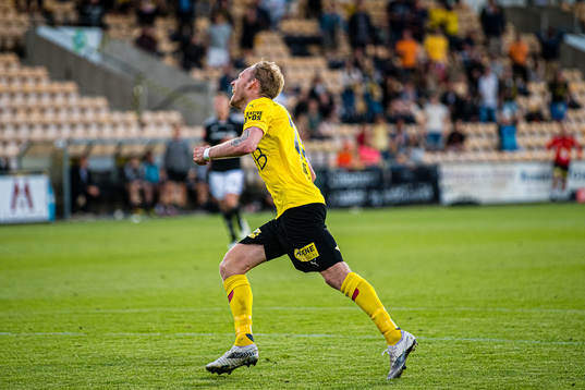 Gjermund Åsen of Lillestrøm celebrates