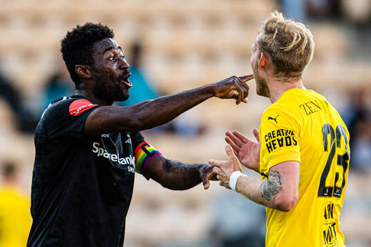 Alexander Banor Tettey of Rosenborg and Gjermund Åsen of
