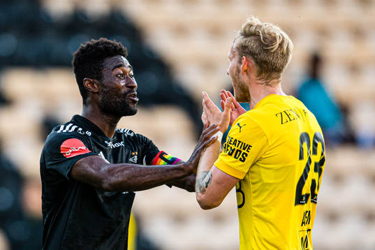 Alexander Banor Tettey of Rosenborg and Gjermund Åsen of