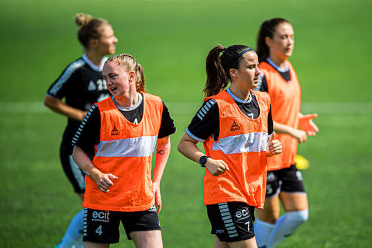 Charlotte Listedt Haddeland and Emilia Ruud 15 Maria Emilie