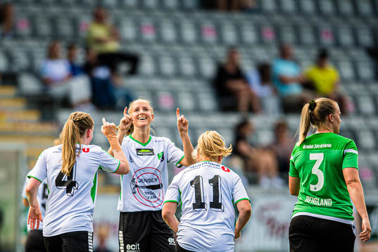 Emilie Nøkleby Finnevolden of Hønefoss celebrates