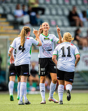 Emilie Nøkleby Finnevolden of Hønefoss celebrates