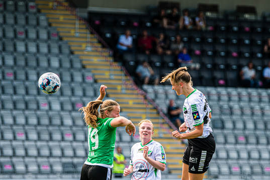 Emilie Nøkleby Finnevolden of Hønefoss scores the 1-0 goal