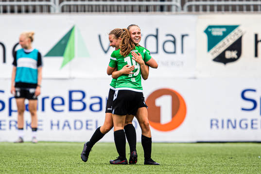 Vårin Kristina Vik of Amazon Grimstad celebrates