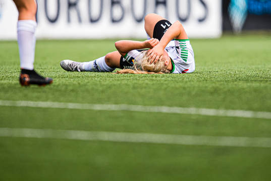 Synne Kristine Hamborg of Hønefoss in pain