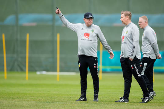 Head coach Janne Andersson and assistant coach Peter