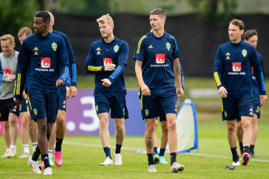 Alexander Isak, Mikael Lustig and Albin Ekdal of the