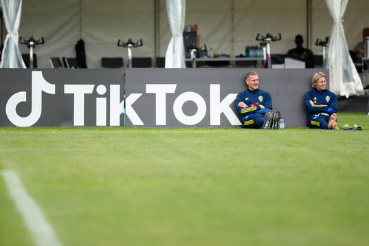 Goalkeeper Robin Olsen and Emil Forsberg of the Swedish