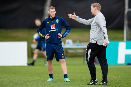 Dejan Kulusevski and assistant coach Peter Wettergren of