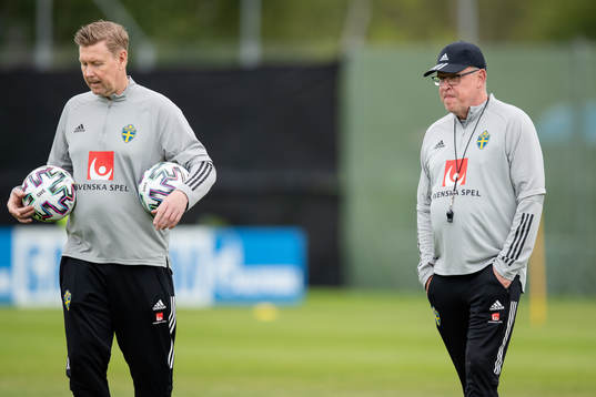 Assistant coach Peter Wettergren and head coach Janne