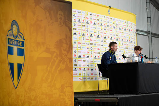 Mikael Lustig and Victor Nilsson Lindelöf of the Swedish