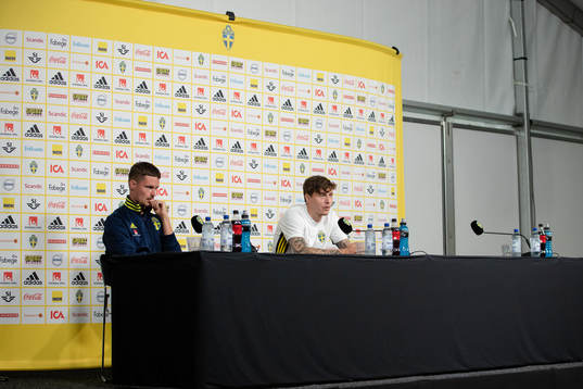 Mikael Lustig and Victor Nilsson Lindelöf of the Swedish