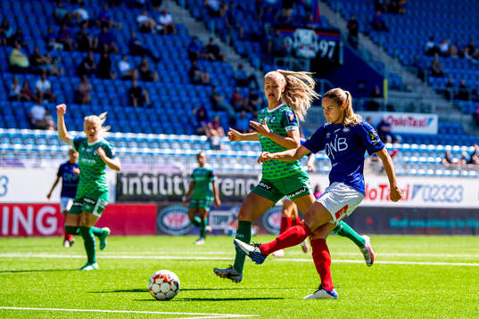 Andrine Tomter of Vålerenga scores the 2-0 goal