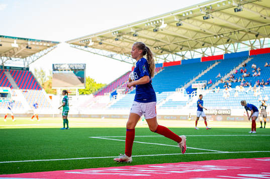 Amanda Jacobsen Andradóttir of Vålerenga