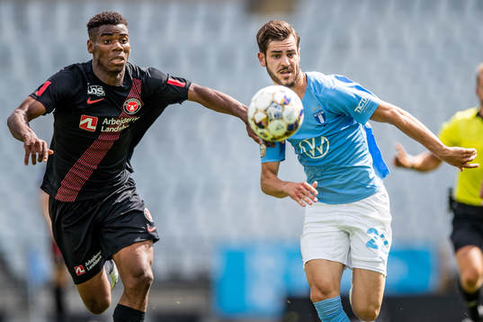Midtjyllands Raphael Onyedika och Malmö FFs Adi Nalic