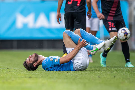 Malmö FFs Adi Nalic har ont