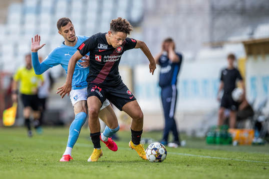 Malmö FFs Veljko Birmancevic och Midtjyllands Mikael