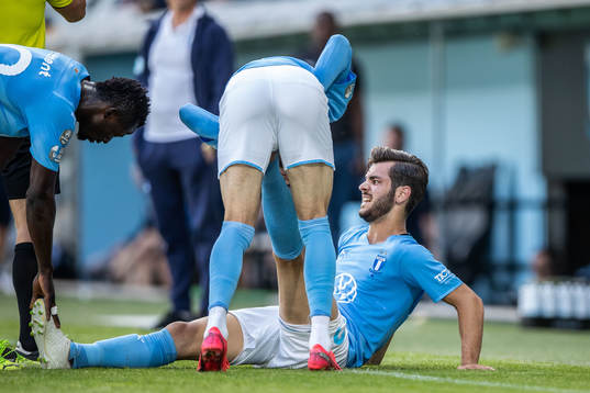 Malmö FFs Adi Nalic får hjälp